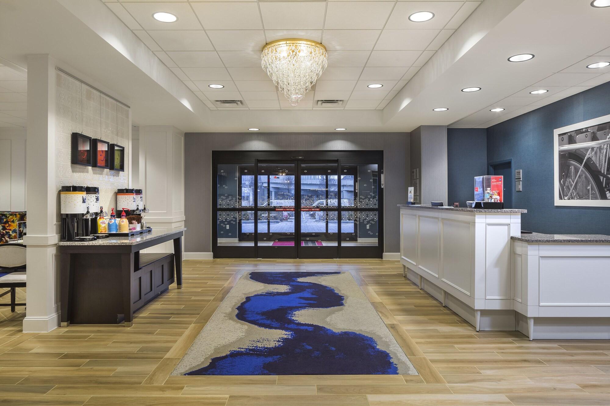 Hampton Inn & Suites Newport/Cincinnati, Ky Eksteriør billede